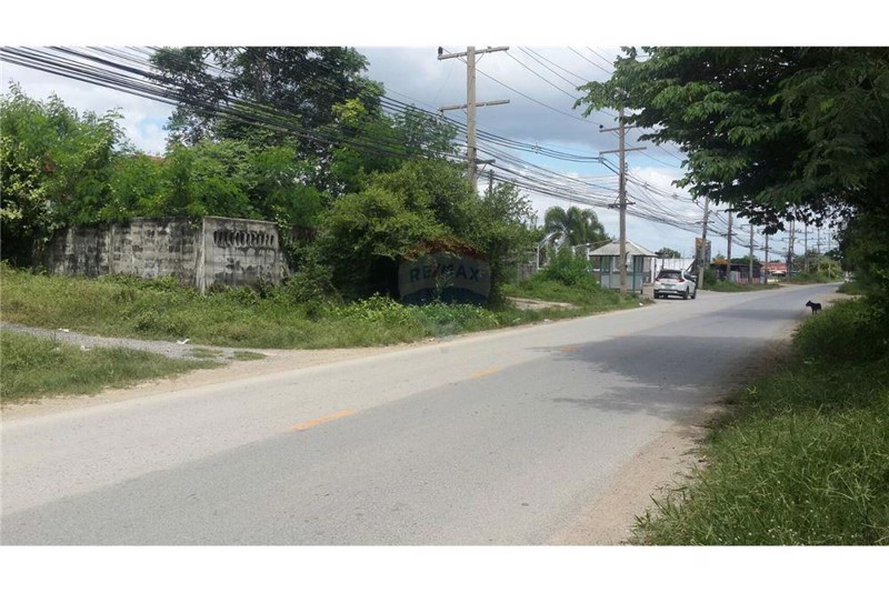 ขายที่ดินเปล่าเนื้อที่-672-ตรวติดถนน-ทำเลดี