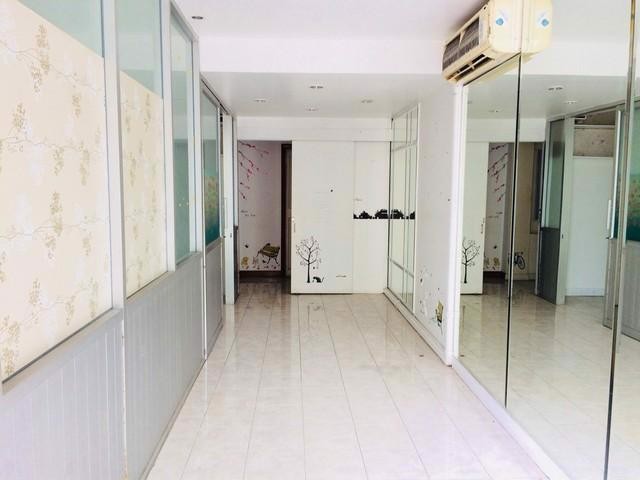 รหัสc2945-ให้เช่าทาวน์โฮม-5ชั้น-ย่านถนนสีลม-ใกล้-btsสุรศักดิ์และตากสิน-เหมาะทำธุรกิจหลายประเภท