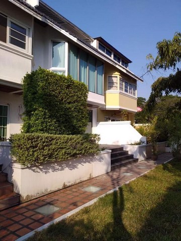 รหัสc3100-ขายและให้เช่าทาวน์เฮ้าส์-4ชั้น-ถนนสุขุมวิท-ทองหล่อใกล้ถนนเพชรบุรี-เดินทางสะดวกใกล้bts