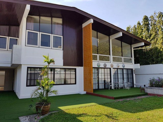 รหัสc3098-ให้เช่าบ้านเดี่ยว-2ชั้น-ถนนสุขุมวิท-เอกมัย-เนื้อที่-200ตารางวา-ใกล้-btsเอกมัย