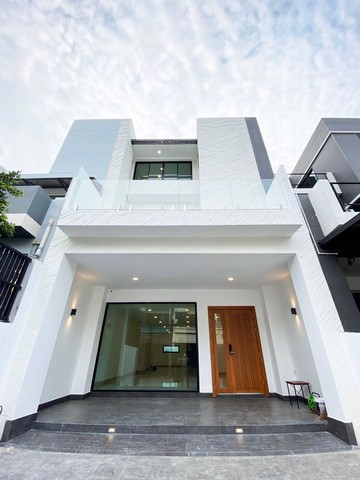 รหัสc3115-ขายโฮมออฟฟิศ-3ชั้น-สุขุมวิท77-ใกล้-btsอ่อนนุช-ตกแต่งสวยพร้อมใช้งาน