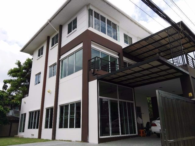 รหัสc3159-ให้เช่าและขายบ้านเดี่ยว3ชั้น-สไตล์-modern-ย่านเกษตร-นวมินทร์-ถนนประเสริฐมนูญกิจ