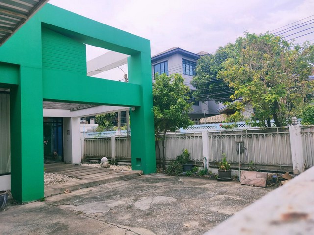 รหัสc3185-ให้เช่าบ้านเดี่ยวชั้นเดียวเหมาะทำออฟฟิศ-ถนนรัชดาภิเษกซอย32