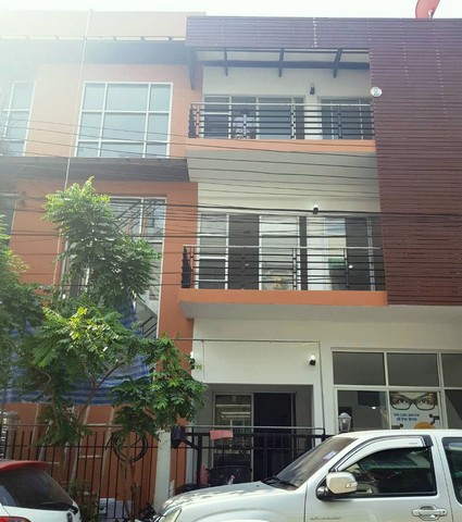 รหัสc3200-ให้เช่าทาวน์โฮม-4ชั้น-ลาดพร้าว87-เหมาะทำโฮมออฟฟิศ-พร้อมเข้าอยู่