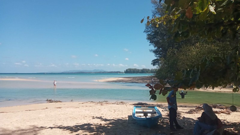 ขายที่ดินติดทะเล-เนื้อที่-35-ไร่