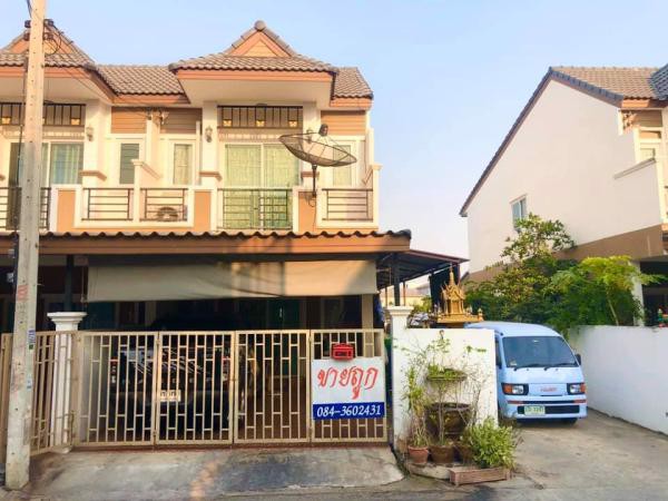 ขายด่วน-บ้านสวยๆราคาถูกๆ-ทาวน์เฮ้าส์-2ชั้น-พื้นที่-25ตรว-หลังมุมต่อเติมครบ