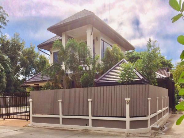 ขายบ้านสวย-พร้อมบ่อปลาและศาลาพักผ่อน-เนื้อที่-171-ตารางวา-ติดถนน-3-ด้าน