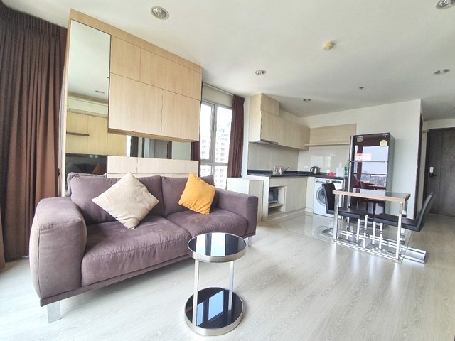 ให้เข่า-คอนโด-ริทึ่ม-สาทร-นราธิวาส-เดินทางสะดวกใกล้-bts-ช่องนนทรี