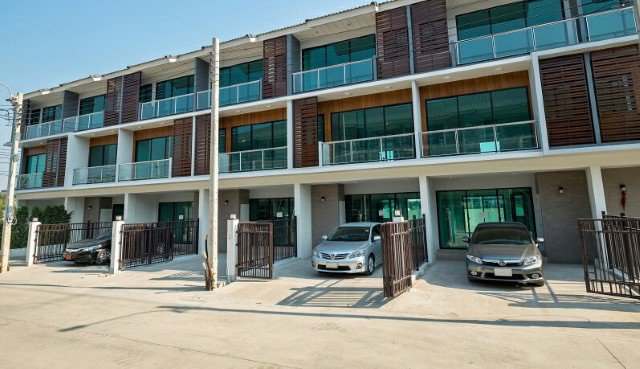 ขายดาวน์-ทาวน์โฮม-หมู่บ้านศุภาลัย-เอสเซ้นส์-ลาดพร้าว-107-supalai-essence-ladprao-107-ทาวน์โฮ