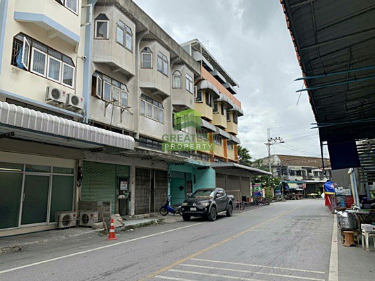 หมู่บ้าน-ศรีสามพราน-นครปฐม-ขายด่วน-ตึกแถว-4-ชั้น-เนื้อที่-16-ตรว-ทำเลดี-ติดถนนเมน