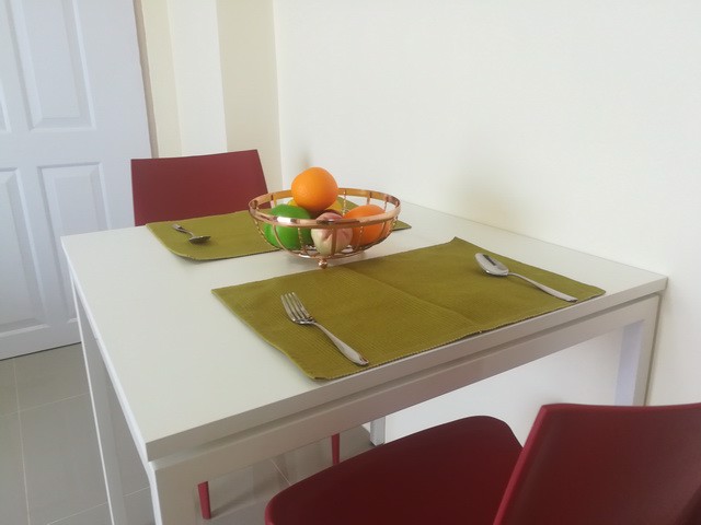 ขายคอนโด-ladprao-garden-แต่งสวยพร้อมเฟอร์นิเจอร์แอร์2-ระเบียง