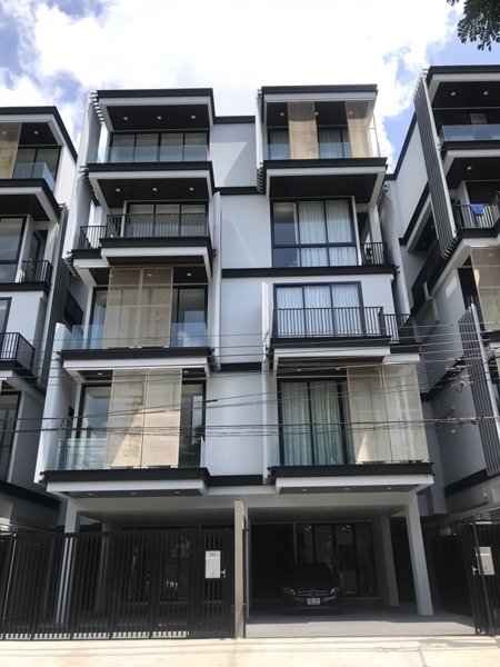 ขายด่วน-โฮมออฟฟิส-5-ชั้น-บนถนนพระราม-9-สร้างใหม่-ทำเลดี-พื้นที่ใช้สอยเยอะ-แถมลิฟท์ส่วนตัว