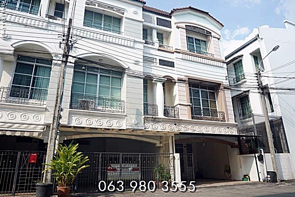 ขายด่วน-ทาวน์เฮ้าส์3ชั้น-เล่นระดับ-บ้านกลางเมือง-โยธินพัฒนา-ใกล้-เซ็นทรัล-อีสวิลล์-3-นอน-4-น้ำ