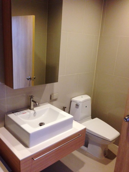 ‭the-issara-lardprao-condo-for-rent-40th-floor-great-view- fully-furnished-rental-15000-month