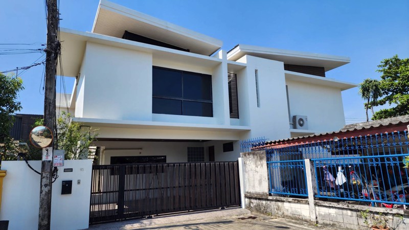 ขายบ้านสวยบ้านเดี่ยว/โฮมออฟฟิศ 2 ชั้นพร้อมที่ดิน 133 ตรว. เสนานิคม 1 ซอย 23 ลาดพร้าว เกษตรนวมินทร์