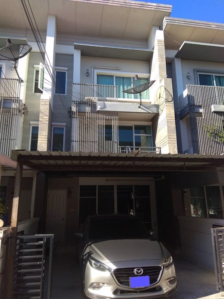 ลดราคาค่าเช่า-ถูกสุดๆ-ทาวน์โฮม-3-ชั้น-สุดคุ้มในที่เดียว-อยู่อาศัย-ทำสำนักงานได้-แอร์-4-เครื่อง