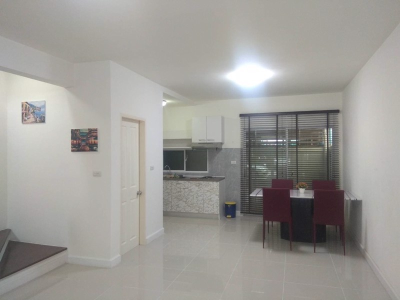 ลดราคาค่าเช่า-ถูกสุดๆ-ทาวน์โฮม-3-ชั้น-สุดคุ้มในที่เดียว-อยู่อาศัย-ทำสำนักงานได้-แอร์-4-เครื่อง