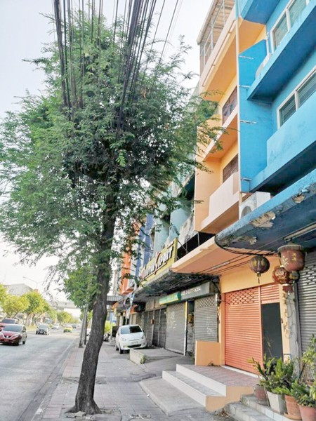 ขายด่วน-อาคารพาณิชย์-3-ชั้นครึ่ง-24-60-ตร-ว-ติดถนนนวมินทร์61-63-ใกล้โรงเรียนโสมาภา2-รหัส-05276