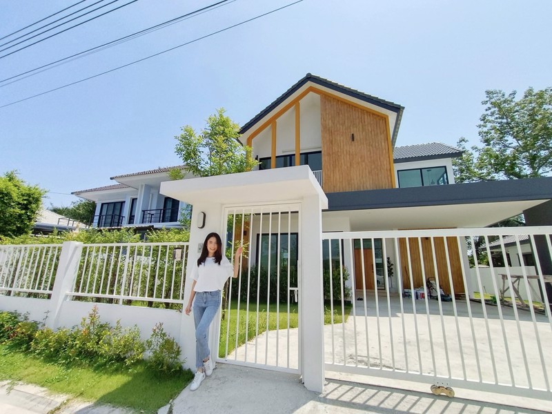 บ้านหลังใหญ่-2-ชั้น-ขนาด-4-ห้องนอน-3ห้องน้ำ-minimal-nordic-style