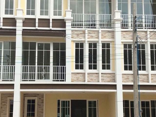 ซุปเปอร์ถูกมาก-ขายทาวน์โฮม-3-ชั้น-โครงการโกลเด้นท์ซิตี้-ราคาเพียง-3500000-บาท