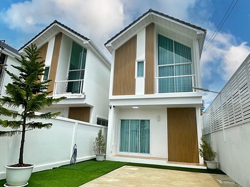 ขายบ้านเดี่ยว 2ชั้น นวมินทร์24 อุเทน17 ขนาด 40ตรว. บางกะปิ กทม ใกล้ห้าง สร้างใหม่พร้อมอยู่