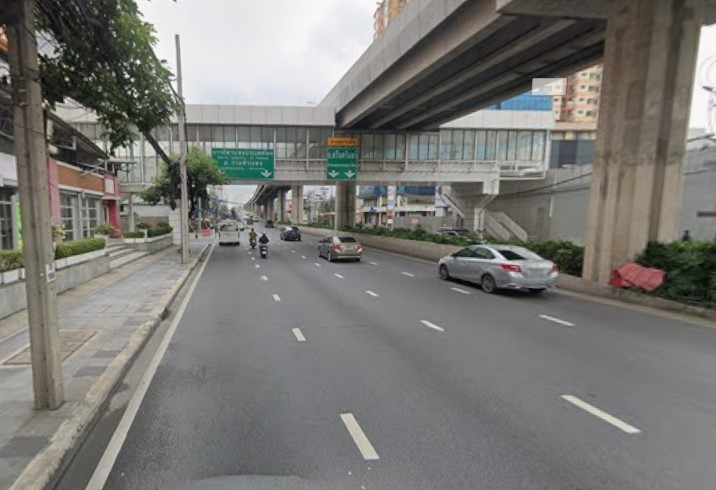 ขายที่ดินพร้อมสิ่งปลูกสร้าง-ถนนพระราม-9