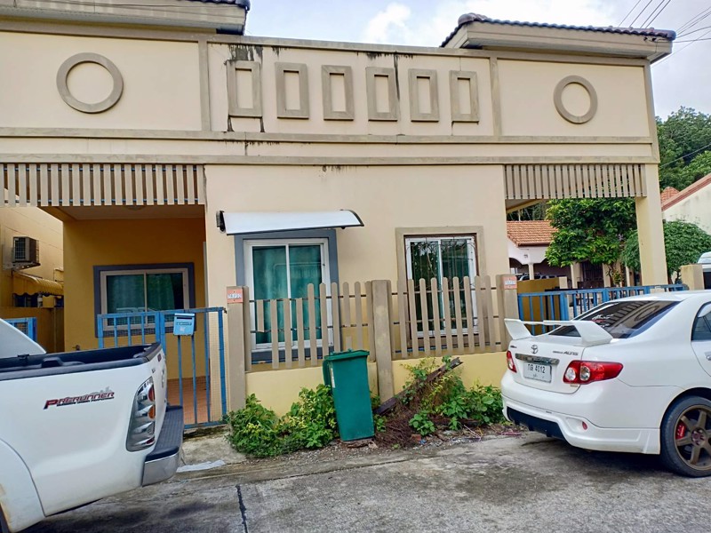 ขายบ้านแฝด-อยู่ห่างถนนใหญ่-200-เมตร-อยู่ฝั่งถนนขาเข้าเมือง