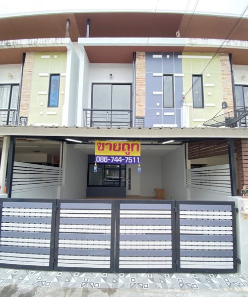 ขายทาวน์เฮ้าส์-2-ชั้น-หมู่บ้าน-ดิเอ็นเทอร์-คลิก-ซอยกาญจนาภิเษก-39-ตกแต่งใหม่ๆ-พร้อมอยู่