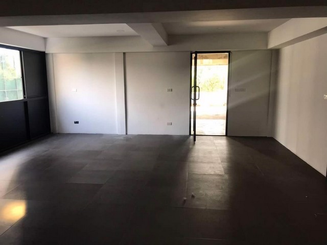 ให้เช่าอาคาร-4-ชั้น-ซอยสุขุมวิท35-ใกล้btsพร้อมพงษ์-ใกล้เอ็มควอเทียร์