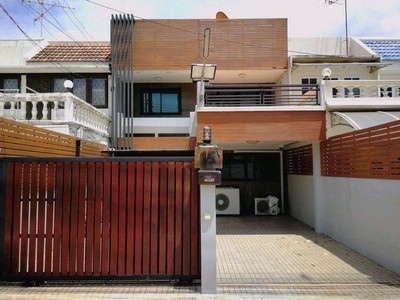 ให้เช่าทาวน์เฮ้าส์2ชั้นใกล้mrtลาดพร้าวตกแต่งใหม่-พร้อมอยู่-15-5-63