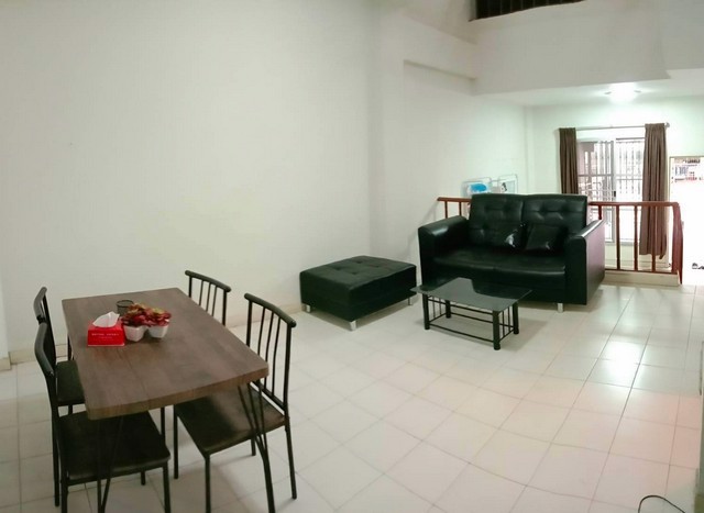 ให้เช่าทาวน์โฮม3ชั้นย่านโชคชัย4-ราคาเช่า20000บาท-เดือน