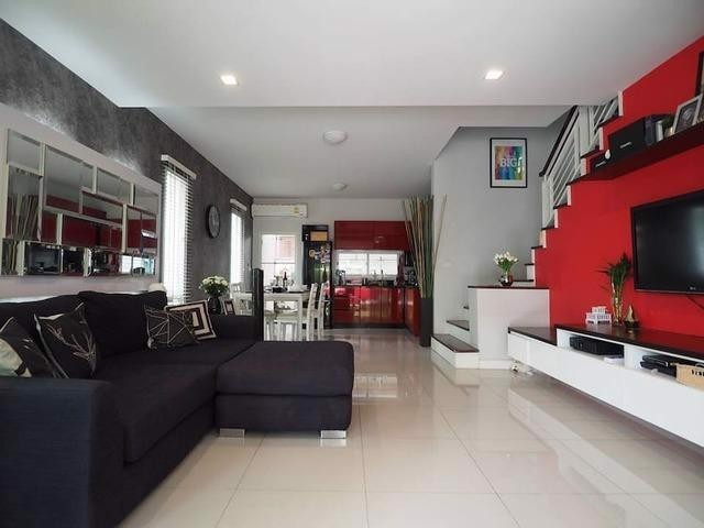 ให้เช่าทาวน์โฮม3ชั้นโครงการทาวน์อเวนิวศรีนครินทร์ซอยอ่อนนุช-68-เฟอร์ครบพร้อมอยู่-หลังมุม