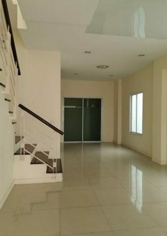 ให้เช่าทาวน์โฮม35ชั้นใกล้เลียบด่วนซอยรามอินทรา-40ถนนนวลจันทร์-โครงการพรีเมี่ยมเพลส5-หลังมุม