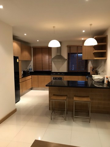 ให้เช่าตึกแถวใกล้btsนานา-ย่านสุขุมวิทซอยนานาผู้คนพลุกพล่านทั้งชาวไทยและต่างชาติ