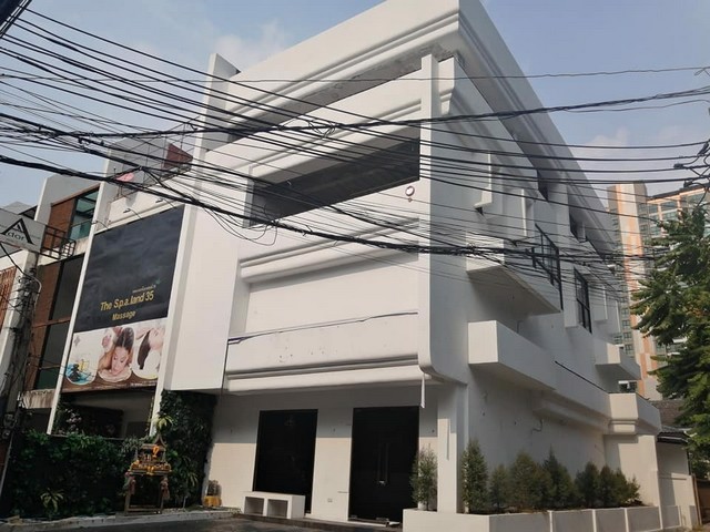 ขายและให้เช่าอาคาร4-ชั้น-หลังมุม-ซอยสุขุมวิท35-หลังเอ็มควอเทียร์ใกล้bts-พร้อมพงษ์