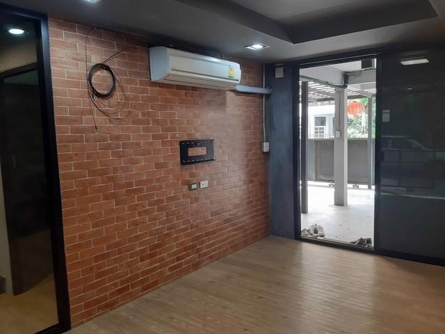 ให้เช่าทาวน์เฮ้าส์ซอยนราธิวาสราชนครินทร์-22-รีโนเวทใหม่ใกล้เซ็นทรัลพระราม-3