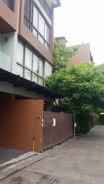 ขายบ้านแฝด-the-plot-yen-akat-3-ชั้น-ซอยเย็นอากาศ-2-เขตยานนาวา-ใกล้ถนนพระรามสี่-คลองเตย