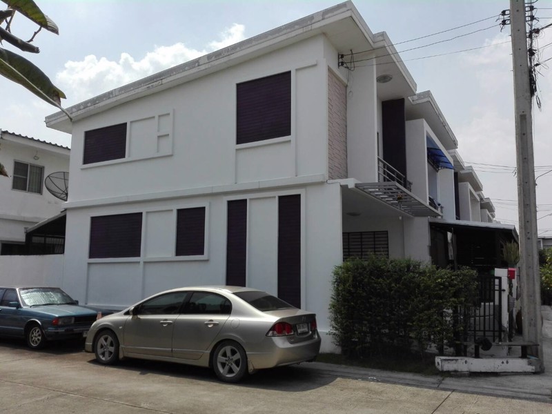 ขายทาวน์เฮาส์-3-ห้องนอน-ประเวศ-ใกล้-airport-rail-link-บ้านทับช้าง