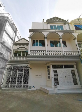 tk83-ให้เช่าทาวน์โฮม-3ชั้น-หลังมุม-ย่านสาธุประดิษฐ์-ใกล้-central-พระราม3-ทางด่วน