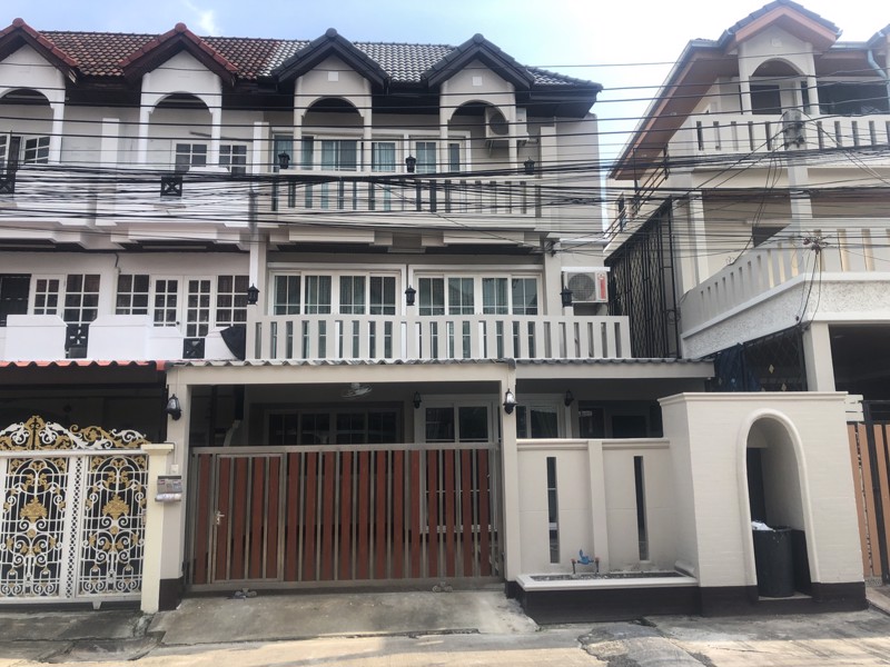 ขายหรือให้เช่า-บ้าน-หมู่บ้าน-ฐิตพร-เกษรา-ซอย-พัฒนาการ-29-แยก-3-ข-บ้านตกแต่งหรือ-แข็งแรง-ใหม่เอี่ยม