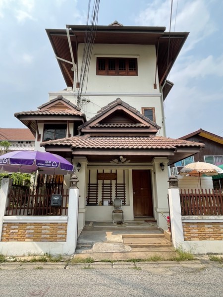 ขายอพาร์ทเม้นท์เซอร์วิส 3 ชั้น (เจ้าของขายเอง) ใจกลางเมืองเชียงใหม่