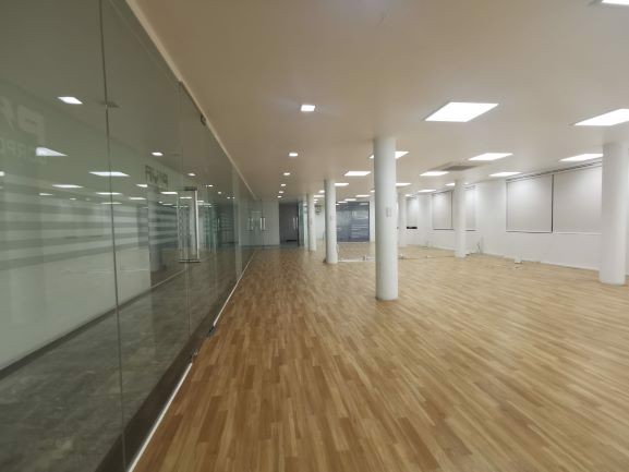 ออฟฟิศให้เช่า-สำนักงานให้เช่า-ขนาดใหญ่-840-ตรม-ติดถนน-ศรีนครินทร์-บางนา-มีที่จอดรถ-ติดสถานีรถไฟฟ้า