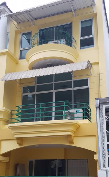 เช่าทาวน์เฮาส์-3-ชั้น-พรีเมี่ยม-เพลส-มัยลาภ