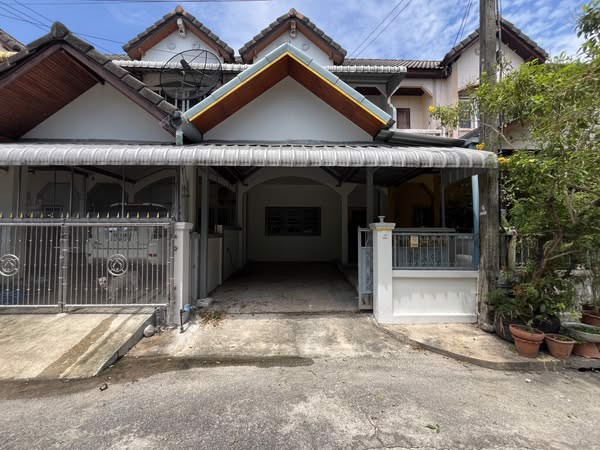 ขายทาวน์เฮ้าส์ 2 ชั้น 20 ตารางวา โครงการทิวเขางาม ต.บ้านใหญ่ ใกล้ตลาด ใกล้เมืองนครนายก