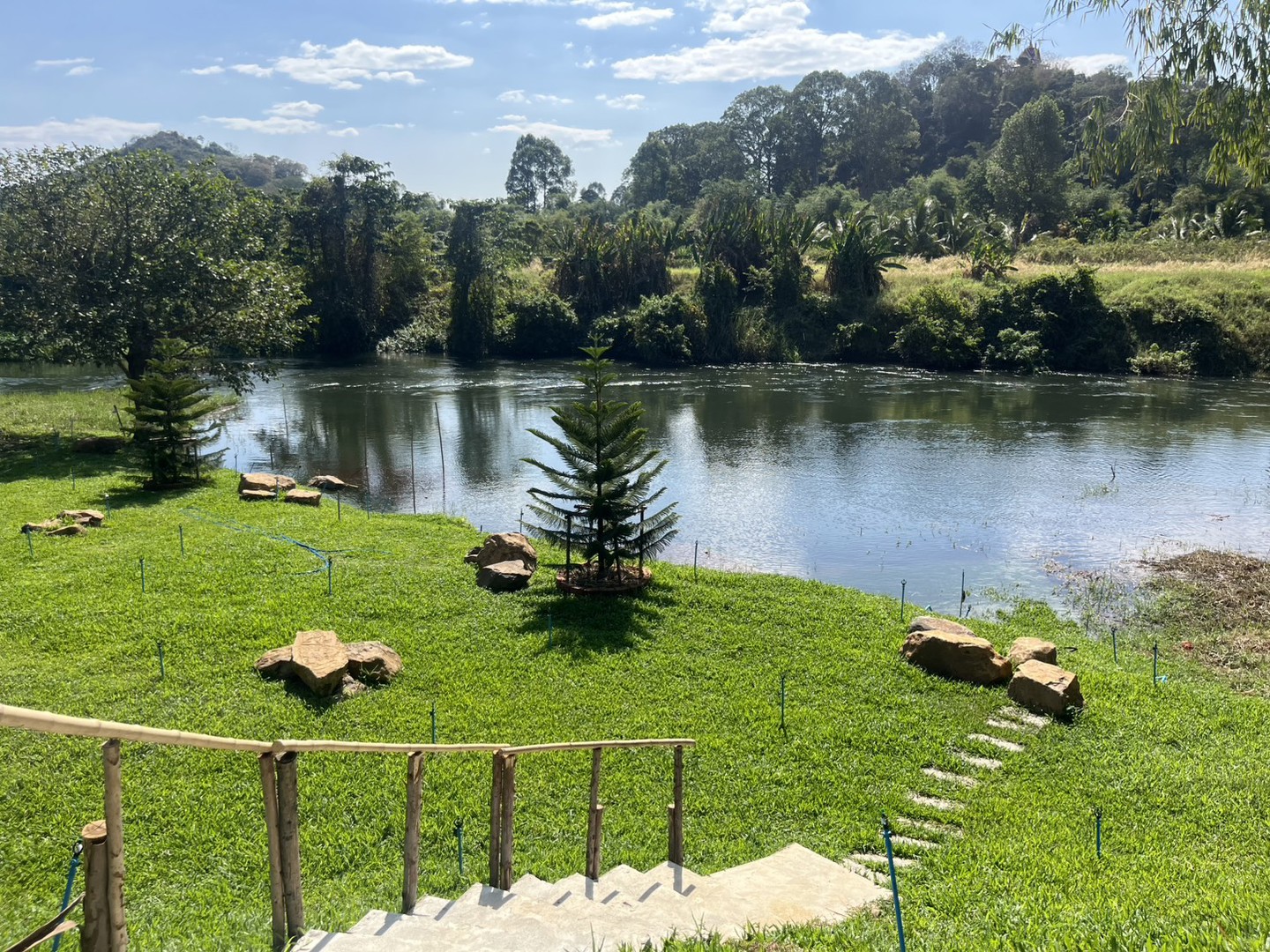 ขายที่ดินติดแม่น้ำนครนายก-มีโฉนด-เห็นวิวเขา-เหมาะทำพูลวิลล่า