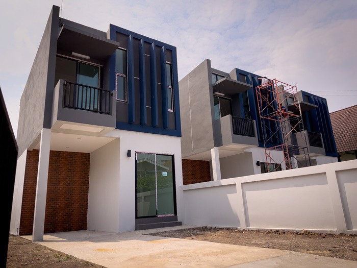 ทาวน์โฮมส์-ซเพิ่มสิน-อิสระ-ไม่ติดกัน-เนื้อที่-36-ตรวา-พร้อมฟังก์ชั่นห้องออฟฟิศด้านล่าง-รองรับการทำ