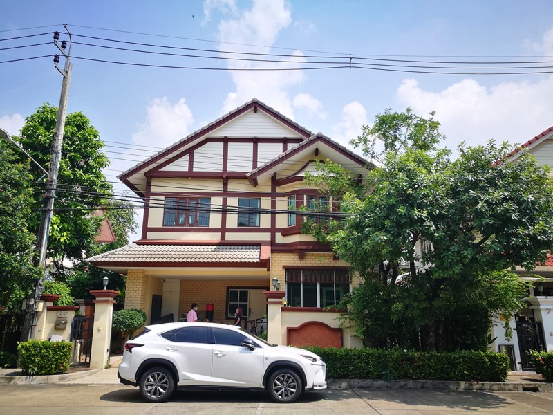 ขายบ้าน-หมู่บ้านลัดดารมย์-เอกมัย-รามอินทรา-เนื้อที่-78-ตารางวา-มี-4-ห้องนอน-4-ห้องน้ำ-1-ห้องรับแขก-1