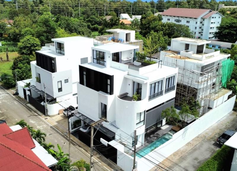 บ้านหรูหราทันสมัย-สร้างเสร็จใหม่-ใจกลางเมืองเชียงใหม่