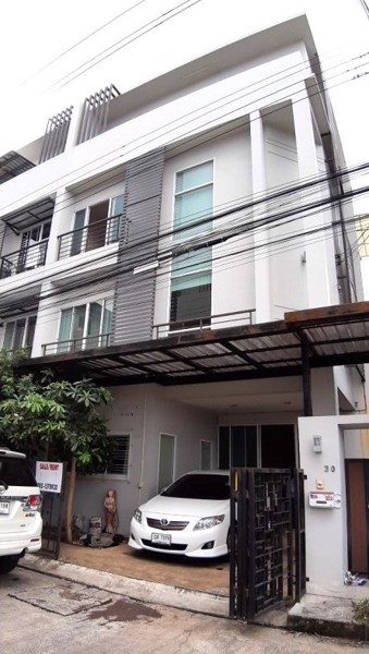 ให้เช่าบ้าน-หรือขาย-บ้านแฝด-4-ชั้น-ซอยลาดพร้าววังหิน-76-ใกล้แยกวังหิน-ให้เช่า-4-หมื่น