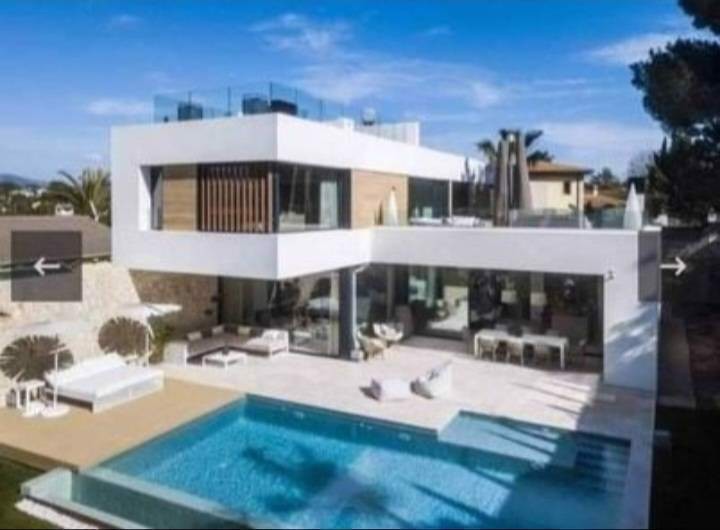 Build villa for customer  on customer 's land (Contractor)